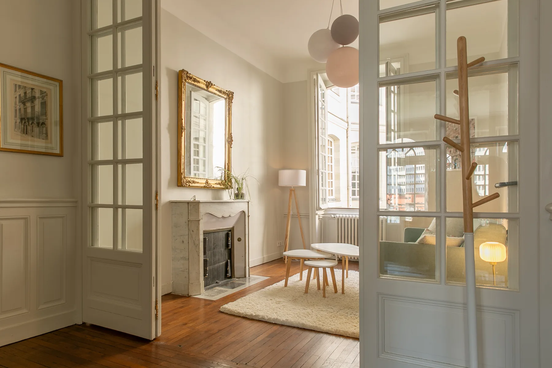 Petit salon avec canapé-lit de 140 cm, quatrième espace nuit du Turenne